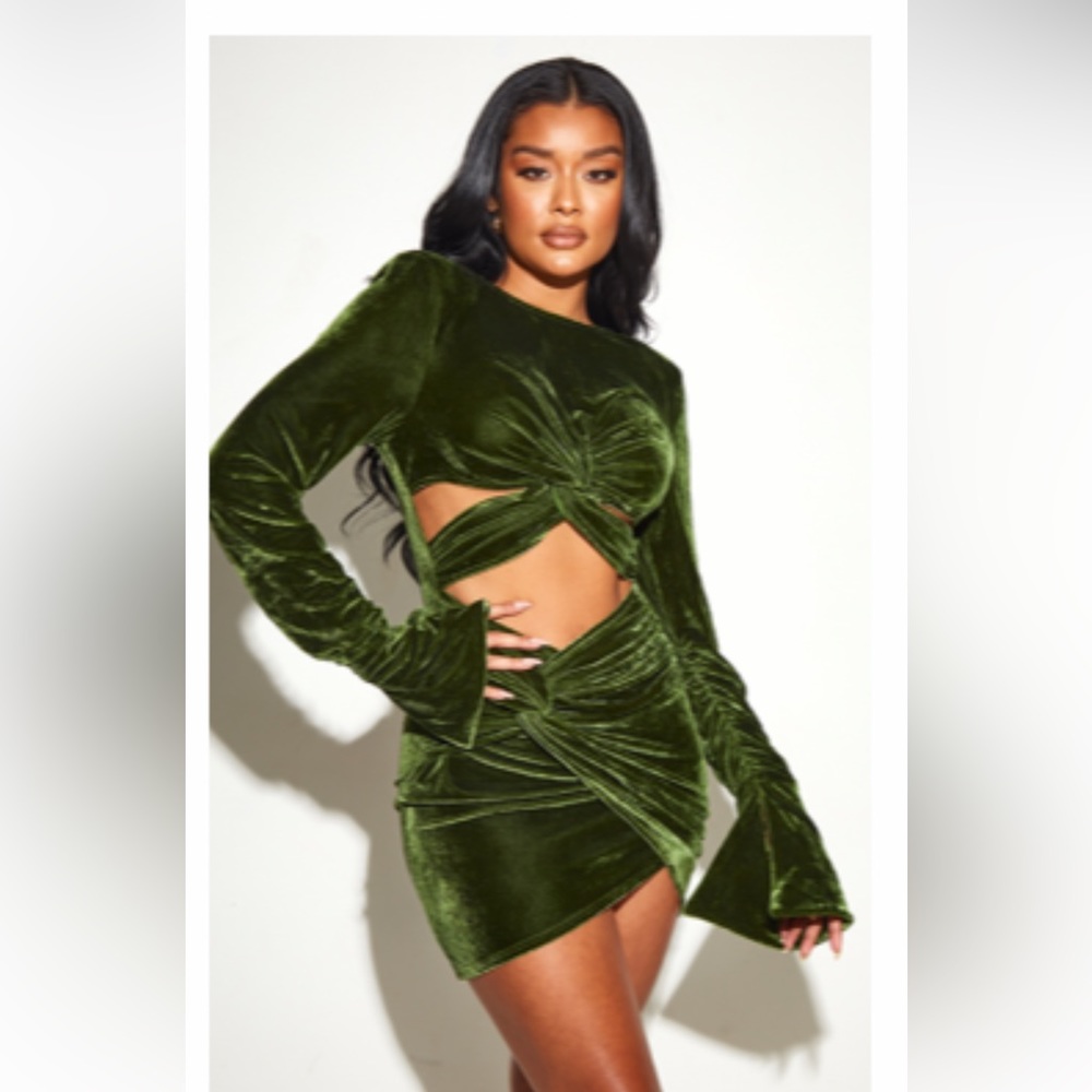 Pretty Little Thing Green Velvet Should Pad Cutout Dress